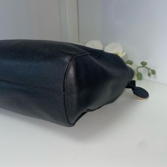 Michael Kors Black Jet Set Shoulder Bag - Picture 8 of 12